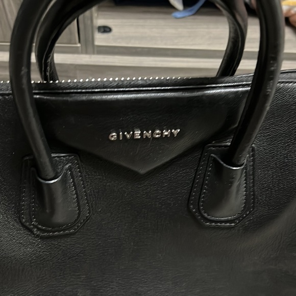 Givenchy Antigona Medium grain leather bag black - Picture 5 of 5